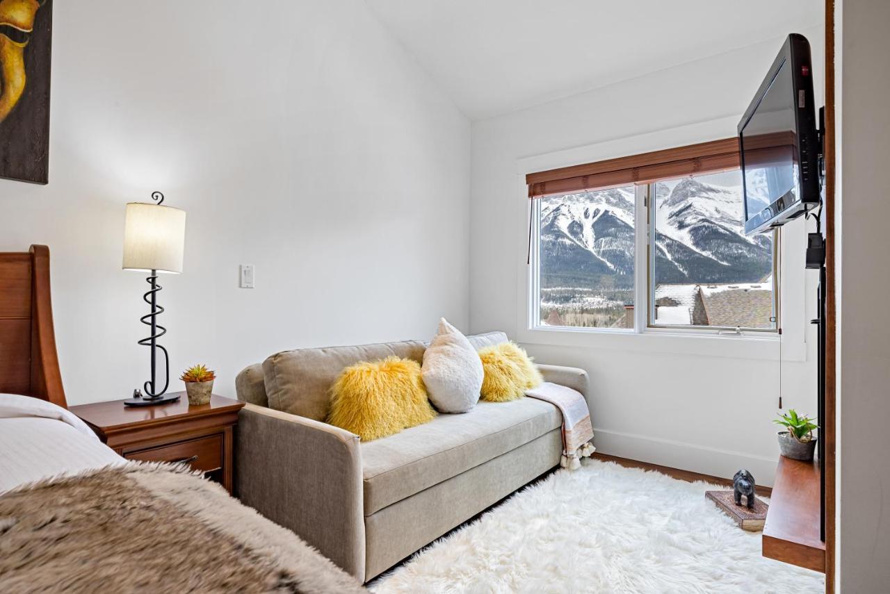 Penthouse At Solar A Resort And Spa Canmore Exterior foto